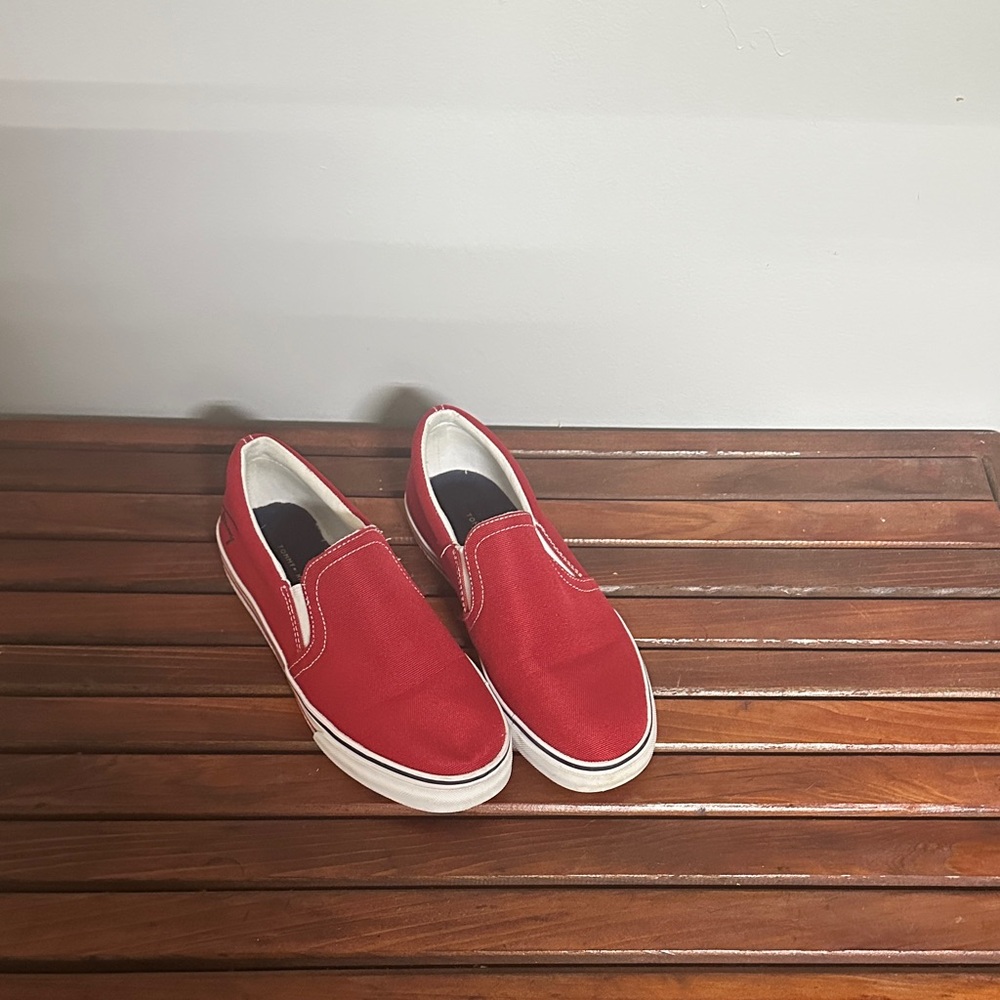 Red Slip-On women’s Tommy Hilfilger  slip ons
